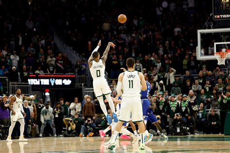 BUCKS at KINGS .